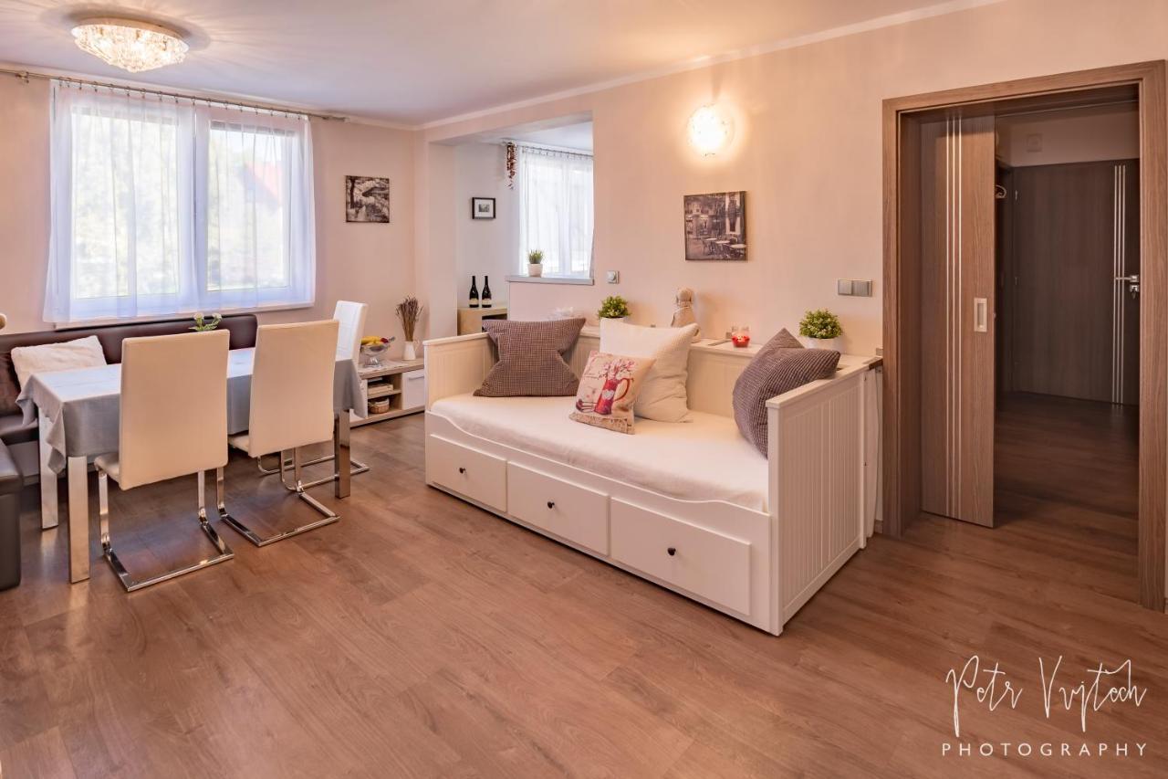 Apartman Na Lipne 프라임부르크 외부 사진